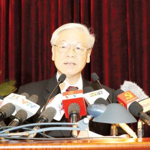Ai đang ngáng chân Thủ tướng Nguyễn Xuân Phúc?