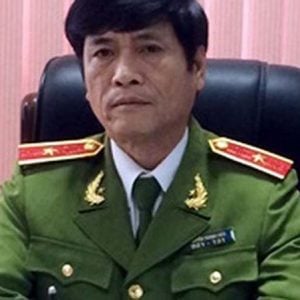 Thiếu tướng Nguyễn Thanh Hóa, Cục trưởng Cục Cảnh sát phòng chống tội phạm công nghệ cao (C50) – Bộ Công an, đã nhận hơn 17 tỷ đồng của Nguyễn Văn Dương