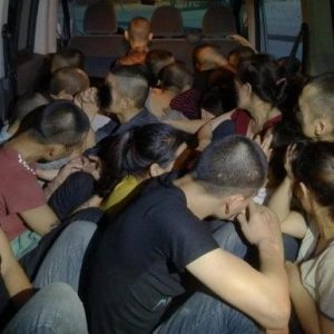 26 người Việt bị lèn chặt trong khoang xe có diện tích 3,8 m2 để đưa lậu vào Đức