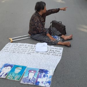 ” Dân oan” đói khát, nằm ngồi la liệt trước trụ sở Trung ương ở Hà Nội hôm 4.6.2019