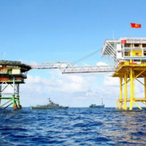 80 Tàu Trung Quốc đã bao vây cảnh sát biển Việt Nam tại Bãi Tư Chính – Nguyễn Phú Trọng tìm nơi ẩn mình?