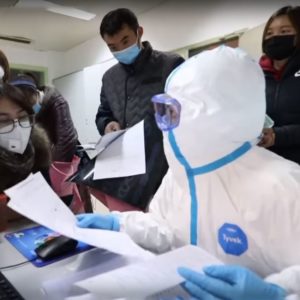 Trung Quốc : Một đế quốc tử chiến với một con virus