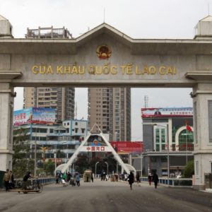 Biên giới Trung quốc không thể đóng – Việt nam mở đường cho “ tử thần”