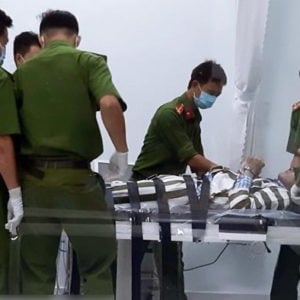 Cấm tù nhân tự tử – quy định „tuồng chèo“ của Bộ Công an Việt Nam