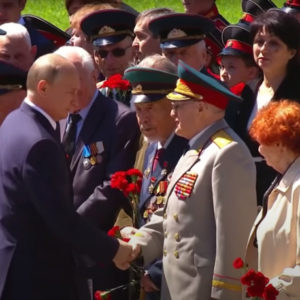 Nga: Putin muốn ngồi mãi trên “ngai vàng”