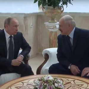 Belarus: Lukachenko cố duy trì độc tài – Putin cam kết yểm trợ