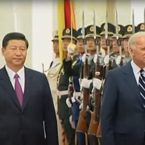 Hoa Kỳ ra đòn “liên hoàn cước” – Trung Quốc cùng lúc 4 mặt trận