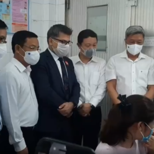 Bộ Y tế Việt Nam phê duyệt vắc xin Trung Quốc, người dân có muốn tiêm?