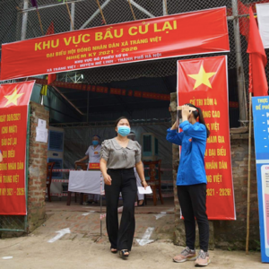 Việt Nam: Chủ tịch ủy ban bầu cử xã gian lận, hơn 1.000 người đi bầu lại