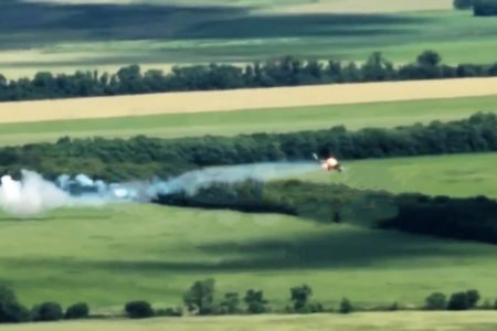 Khoảnh khắc ấn tượng Putin mất sỹ quan cấp tá thứ 55 khi máy bay trực thăng của Nga bị Ukraine cho nổ tung trên bầu trời