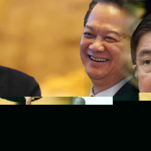Dính chùm! Nguyễn Thành Phong và Võ Văn Hoan nắm tay nhau nhảy vực