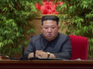 Thuộc hạ của Kim Jong-un khóc khi bạo chúa tiết lộ rằng ông ta bị ốm nặng trong đợt bùng phát Covid
