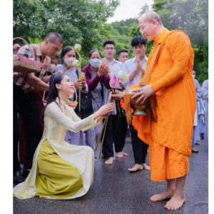 “Offering” at Ba Vang Pagoda causes concern over the state’s manipulation of Buddhism