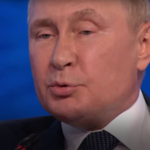 Xe của Vladimir Putin bị ‘tấn công bằng bom’ trong ‘âm mưu ám sát’ trong cuộc xâm lược Ukraine, nội bộ Điện Kremlin tuyên bố