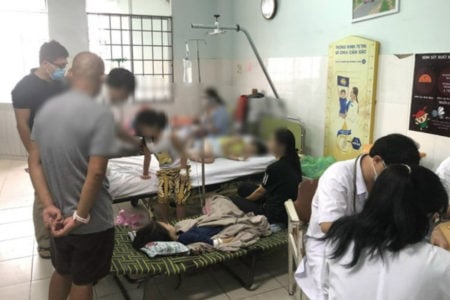 Khanh Hoa: More than 200 students at Ischool suffered from food poisoning, one first grader died