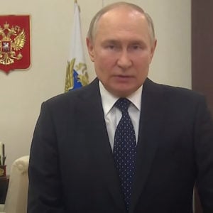 Putin tuyệt vọng cố gắng ‘đổ lỗi’ ở Belarus khi số lính chết ở tuyến đầu của Nga lên tới 100.000