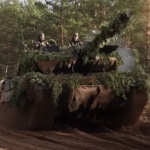 Đồng minh cam kết cung cấp vũ khí hạng nặng cho Ukraine – nhưng Đức từ chối dỡ bỏ lệnh cấm gửi xe tăng Leopard 2