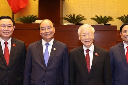 Is “Silkworms eat strawberries” campaign of General Secretary Trong deep and dangerous enough to threaten Prime Minister Chinh?