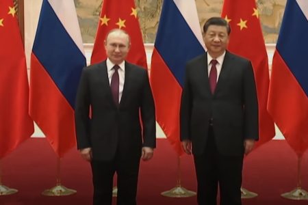 Большой и маленький друг. Си и Путина интересуют образы, а не мир 