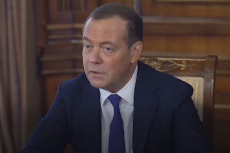 Nỗi sợ hạt nhân leo thang khi Nga đe doạ sẽ sử dụng ‘hoàn toàn bất kỳ vũ khí nào’ nếu Kiev cố chiếm Crimea