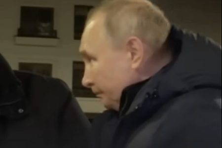 Chuyên gia nhận dạng khuôn mặt được SAS đào tạo cho biết có những dấu hiệu cho thấy Putin hoang tưởng đang sử dụng người đóng thế