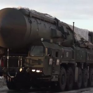 3.000 quân tinh nhuệ của Putin tiến hành các cuộc tập trận hạt nhân thử nghiệm tên lửa Yars khi Điện Kremlin đe dọa các mục tiêu “hợp pháp” của phương Tây