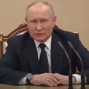 Lời đe dọa ớn lạnh của Putin về việc tấn công các vệ tinh của phương Tây để làm tê liệt lưới điện và điện thoại sau khi Nga bị tấn công bằng nhiều cảnh báo giả về chiến tranh hạt nhân