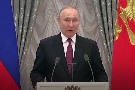 Lật đổ Putin có thể gây ra thảm họa cho phương Tây nếu ông ta bị hạ bệ như một trùm mafia trong cuộc chiến ở Ukraine, cựu tướng Anh nói