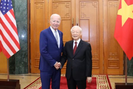Upgrading relations with US, why does Vietnam still let China train its senior cadres?