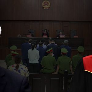 Ai đang dung túng cho Chánh án Tòa án Nhân dân Tối cao Nguyễn Hòa Bình tác oai tác quái?