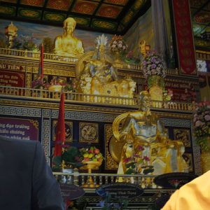 Vì sao việc đưa ông Hồ Chí Minh vào chùa để thờ là điều không thể chấp nhận?