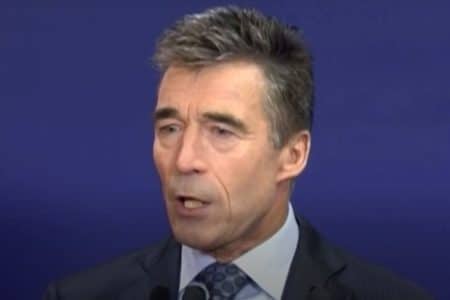 «Сдержало бы Россию». Экс-глава НАТО выступает за частичное вступление Украины
