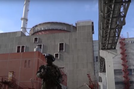 Отключение электроэнергии из-за авиаудара? Запорожская АЭС оказалась «на грани ядерной аварии»