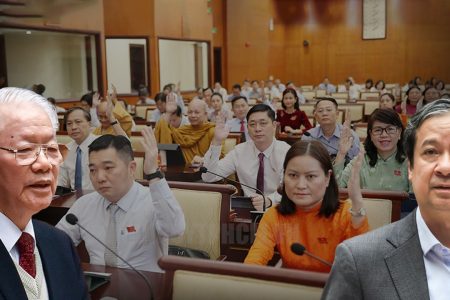 Nhân danh Xã hội Chủ nghĩa, tại sao Việt Nam không miễn phí giáo dục và y tế thưa Tổng Bí thư?