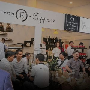 “Qua” Vũ Trung Nguyên, một mình cân cả Việt Nam bằng cách đếm cua trong lỗ!