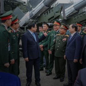 Việt Nam mua chiến đấu cơ của Nga hay Mỹ ?