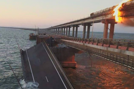 Украина: Россия больше не поставляет оружие по Крымскому мосту