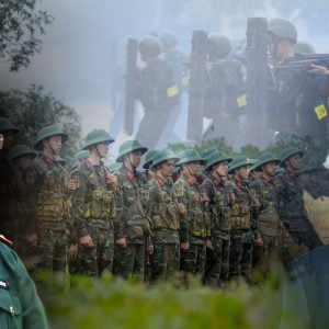 Tô Lâm và quân đội đang “choảng” nhau?