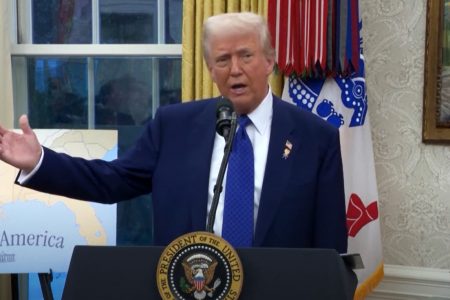 Trump nói ông “giận dữ” về Putin