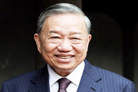 Vì sao Hội nghị TW15 vẫn “án binh bất động” và Putin chúc mừng Phan Văn Giang