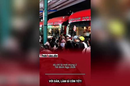 VỚI DÂN, LÀM GÌ CÒN TẾT!