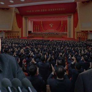 VIỆT NAM: NGƯỜI GÁC ĐÊM LẺ LOI