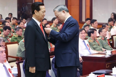 Phải chăng “đốt lò” chỉ để sưởi ấm liên minh mới?